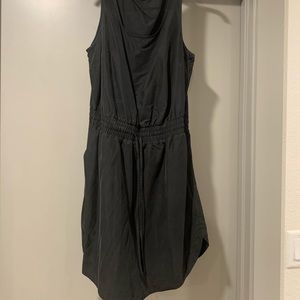 Black dress with drawstrings and pockets